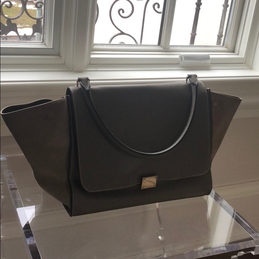 AUTHENTIC CELINE TAUPE GRAY TRAPEZE BAG TOTE Drummed Calfskin Suede Medium